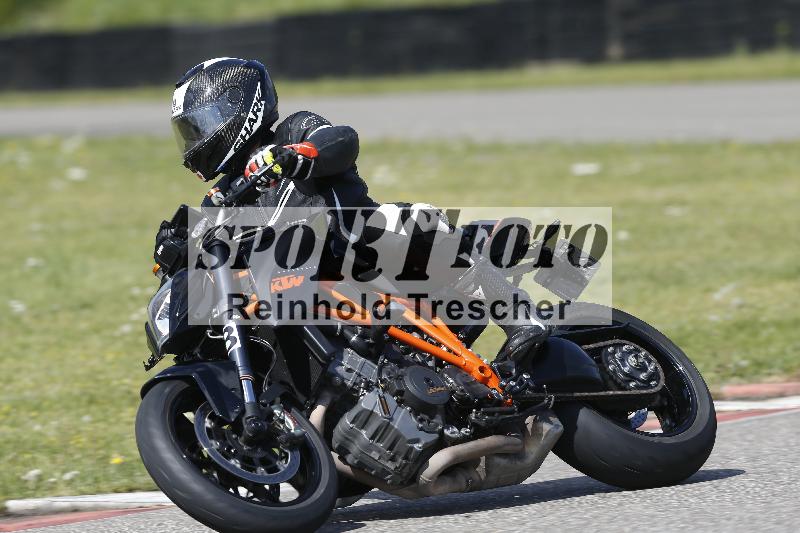 /Archiv-2025/09 22.04.2025 Cornu Master School ADR/gruen-vert/3